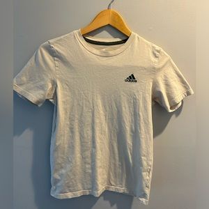- Boys Adidas short sleeve t-shirt size 10/12